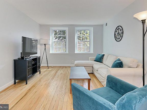 5th image of 2832 S Abingdon St APT B1