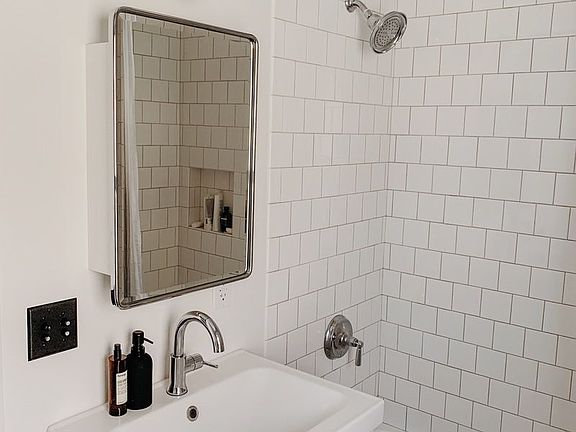 4th image of 222 Pacific St APT 4B