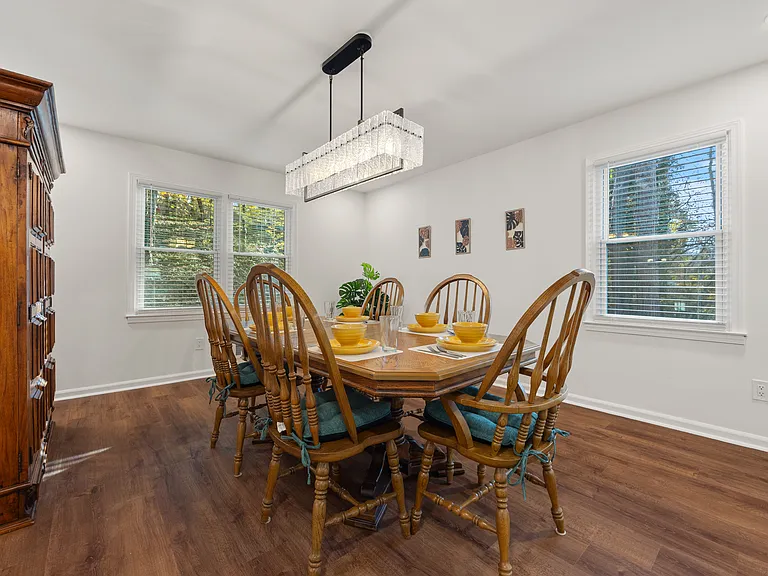 82 Vanessa Dr SE — Photo 19