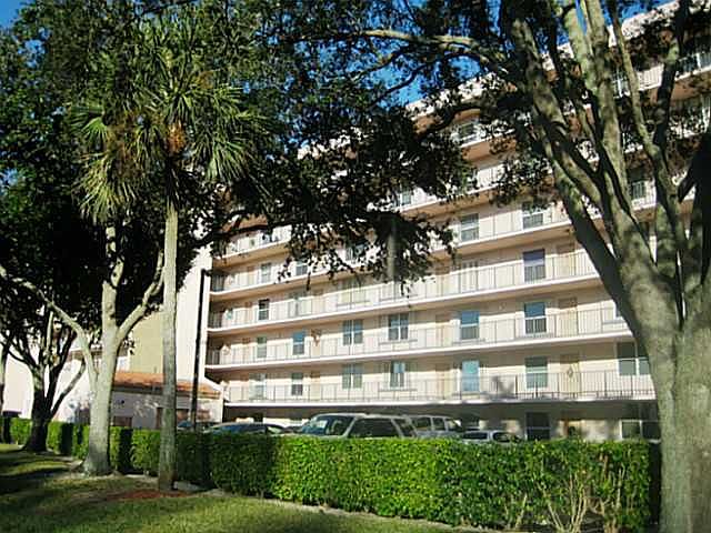 1st image of 4550 NE 18th Ave #210