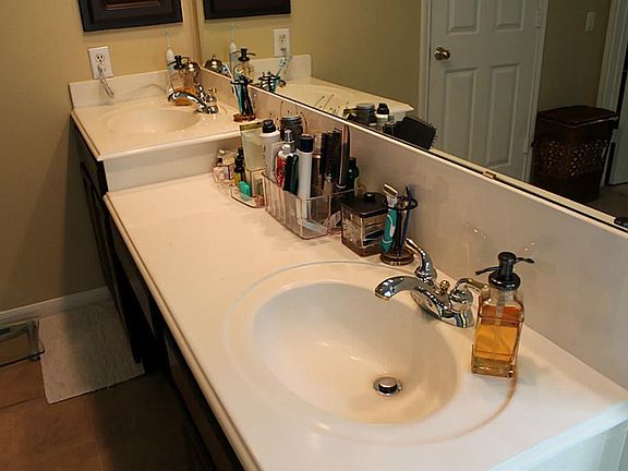 Master Bathroom features high/low double sinks!