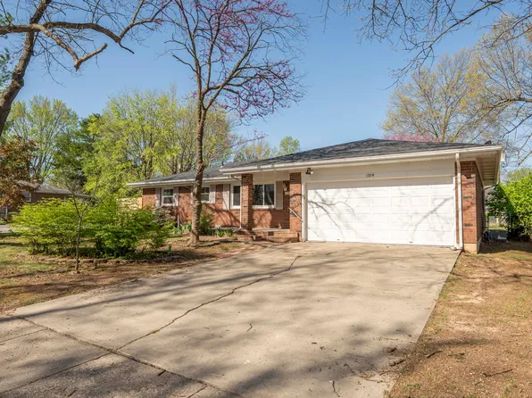 1359 S Gelven Avenue, Springfield, MO 65804