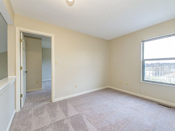 3rd image of 4023 Colchester Dr