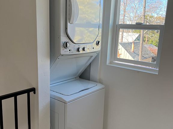 3rd image of 172 Orange St