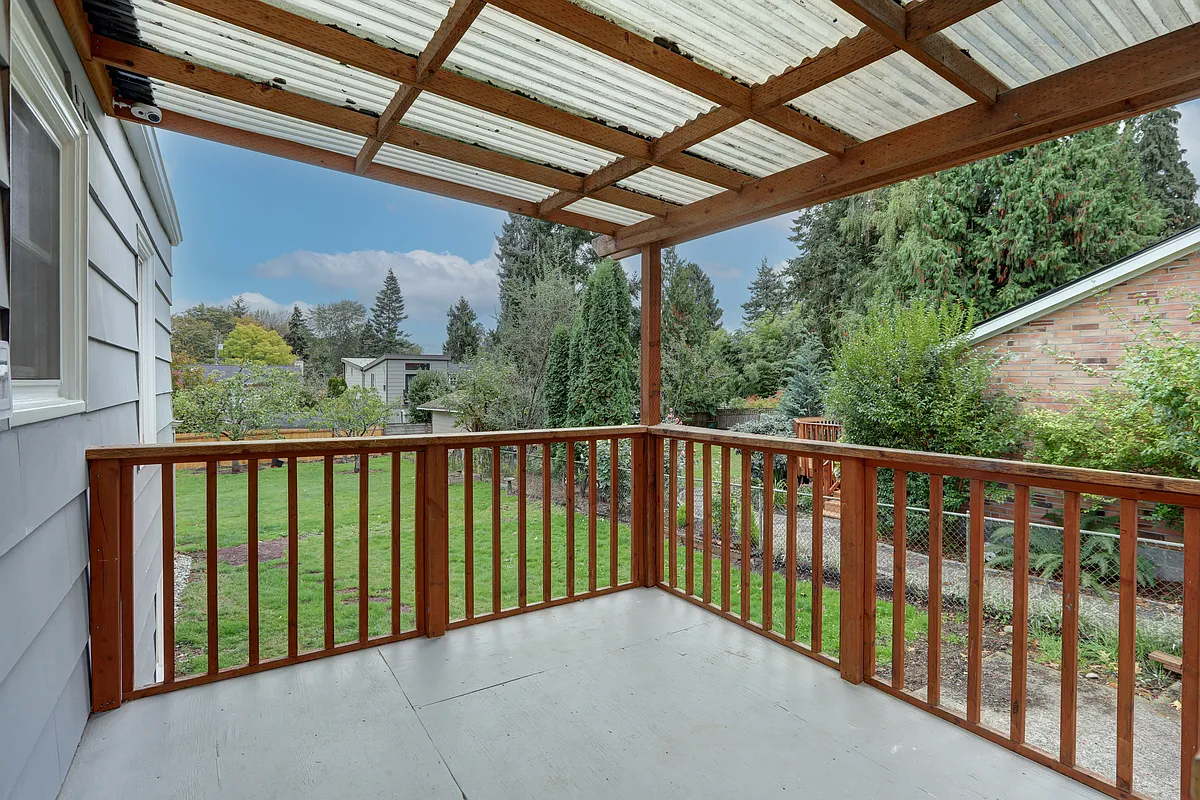 Covered Deck. - 11738 25th Ave NE