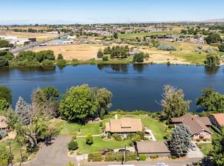 106 7th St, Prosser, WA 99350