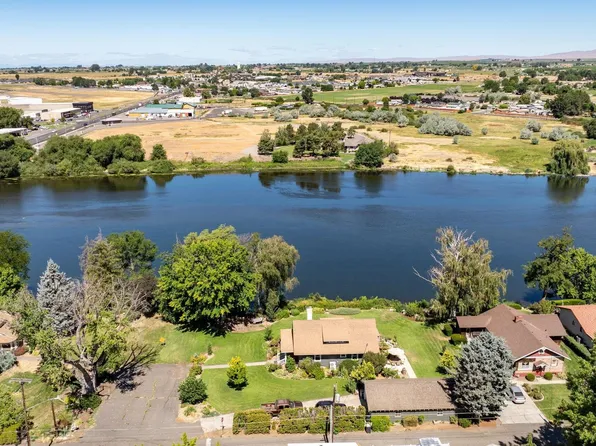 106 7th St, Prosser, WA 99350