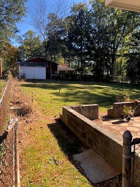 2nd image of 3697 Crestview Dr SE
