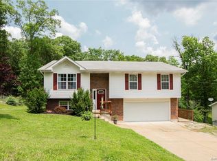 4409 Mockingbird Ln, Hillsboro, MO 63050