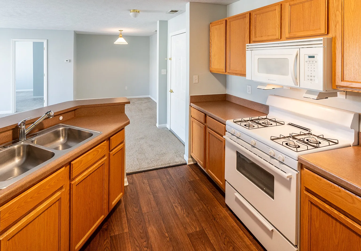 Creekside at Meadowbrook Apartments — Photo 4