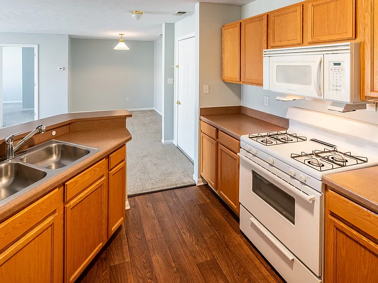 Creekside at Meadowbrook Apartments — Photo 4