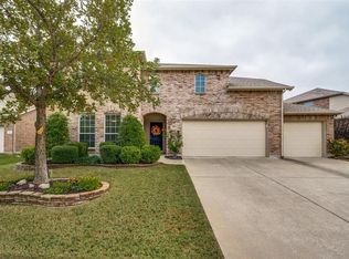 1048 Albatross Ln, Aubrey, TX 76227