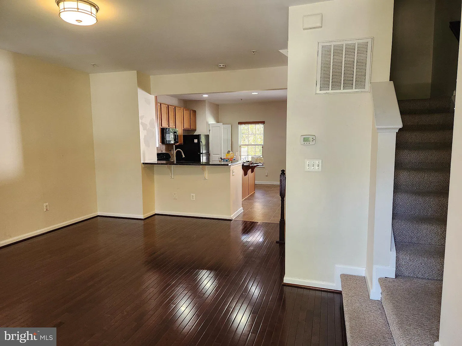 3 bed, 3.5 bath, 1760 sqft, $2,900 — Photo 4