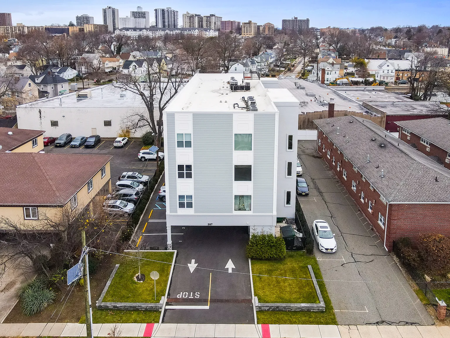 1 bed, 725 sqft, $2,650 — Photo 2