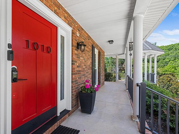 4th image of 1010 Buck Tree Ln