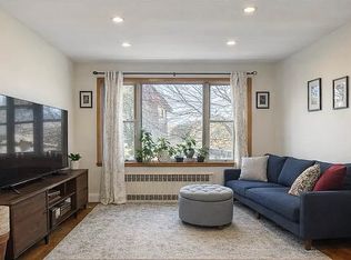 22-47 28th St #3F, Astoria, NY 11105