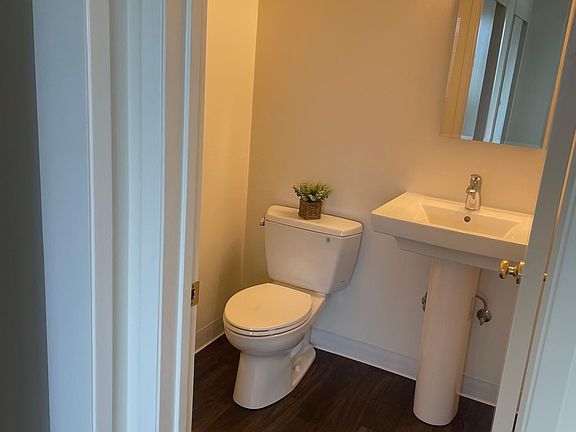 2nd image of 2721 Midtown Ct #316