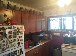 8 Inlet Rd, Levittown, PA 19057