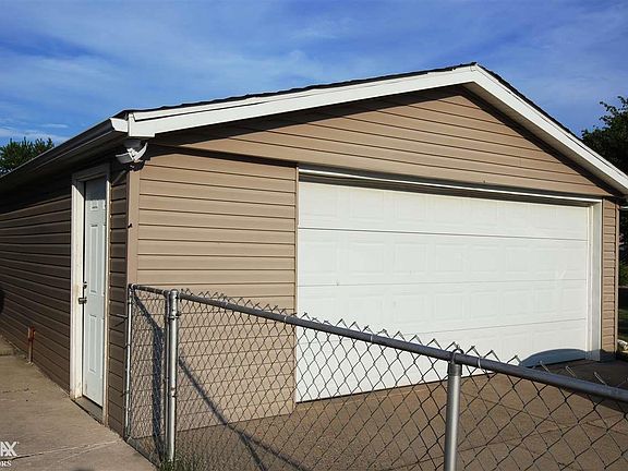 3rd image of 29798 Gregg Dr