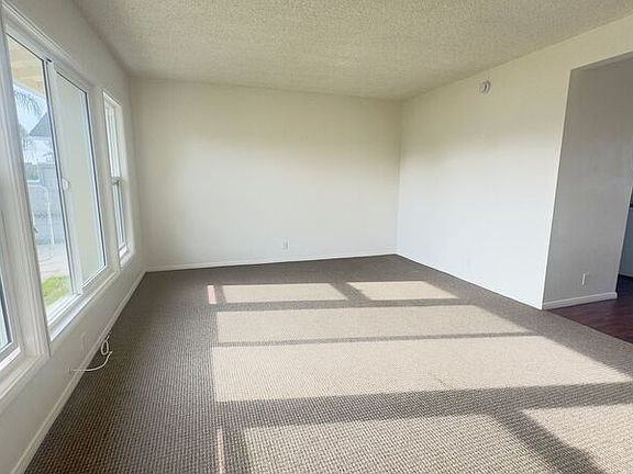 3rd image of 11315 Painter Ave