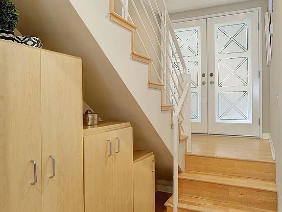 2nd image of 1235 Yale St APT 5