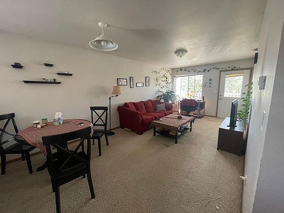 2nd image of 1401 N Dakota Ave