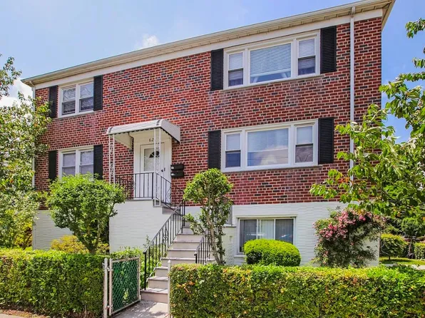 62 Fortfield Avenue, Yonkers, NY 10701