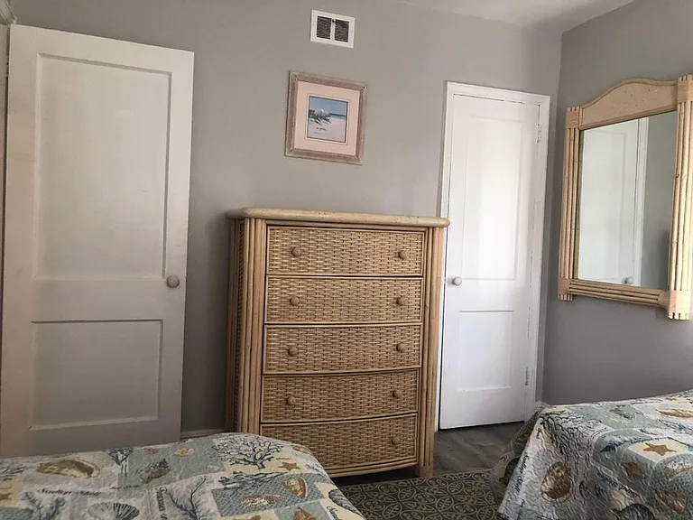 118 N Wilson Ave #B — Photo 9