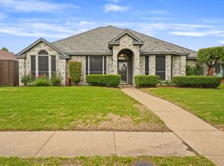 3025 Riverview Dr, Mesquite, TX 75181