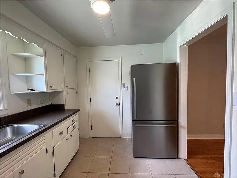 440 Lonsdale Ave #1 — Photo 7