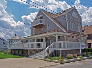 42 Q St, Hull, MA 02045