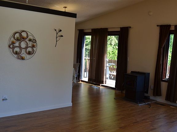 2nd image of 1281 Overhill Dr