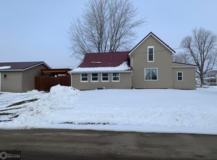 506 S 3rd St, Montezuma, IA 50171