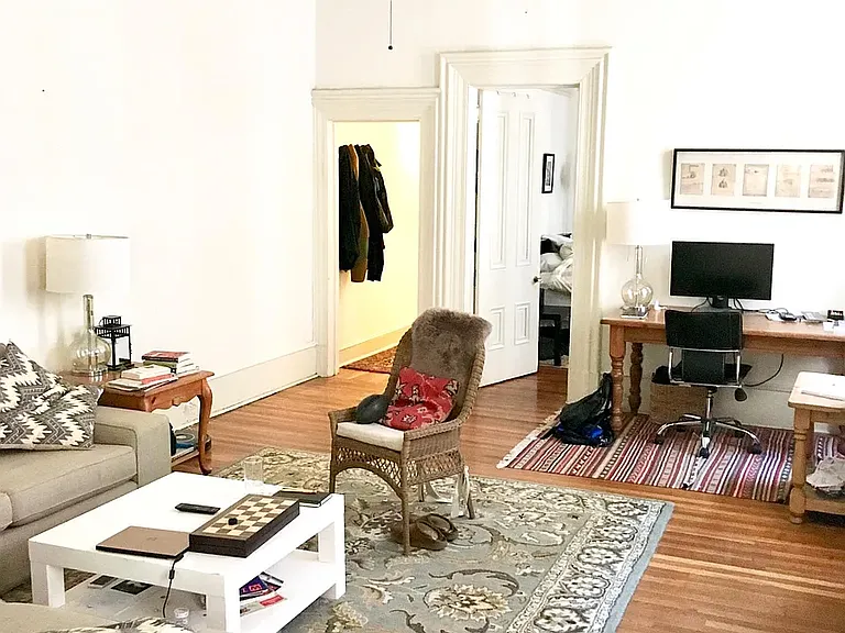 1929 Chestnut St #2R — Photo 5