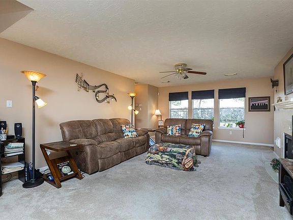 4th image of 16210 Kelley Green Ct