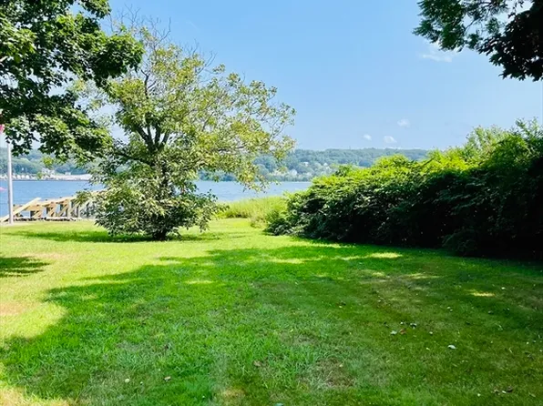 2368 Riverside Ave, Somerset, MA 02726