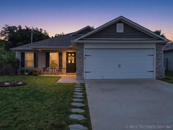 1517 S 31st St, Broken Arrow, OK 74014