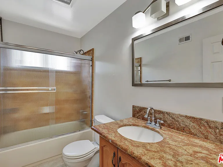 6421 Franrivers Ave — Photo 24
