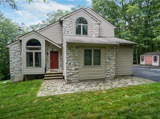 258 Estate Dr, East Stroudsburg, PA