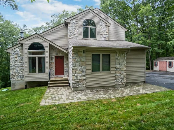 258 Estate Dr, East Stroudsburg, PA 18302