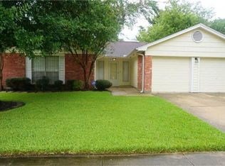 2410 Farriers Bend Dr, Friendswood, TX 77546