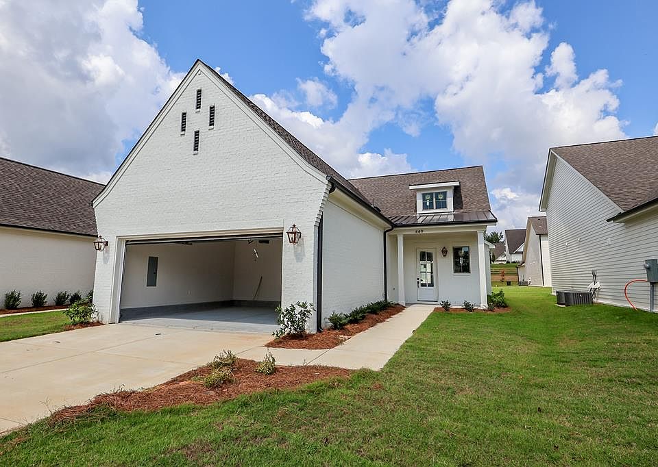 1st image of 449 S Grove Dr