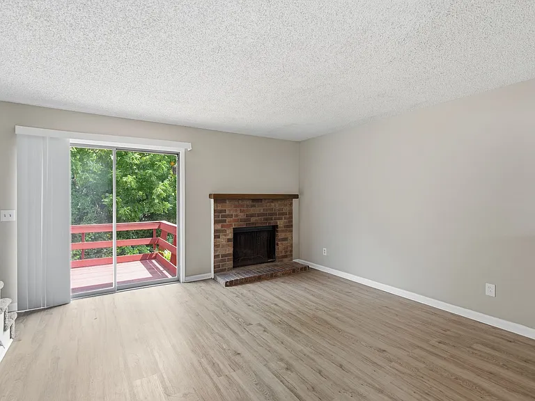 1241 N Graycroft Ave — Photo 9