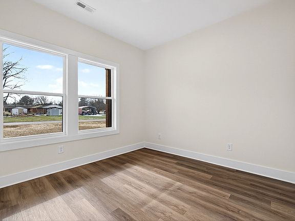 4th image of 504 Morgan Dr Lot 3