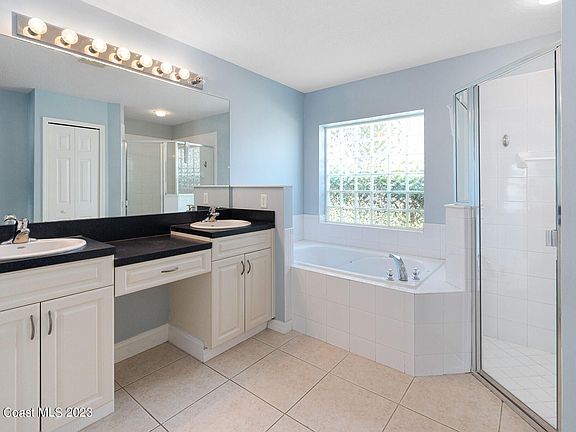 3rd image of 508 High Hawk Cir
