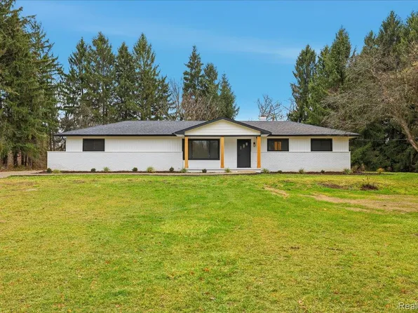 3643 Noble Rd, Oxford, MI 48370