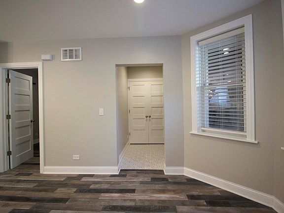 5th image of 2732 N Mozart St #G
