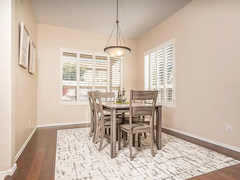 4506 E Robin Ln — Photo 11