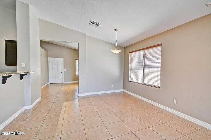 3 bed, 2.0 bath, 1469 sqft, $2,300 — Photo 3