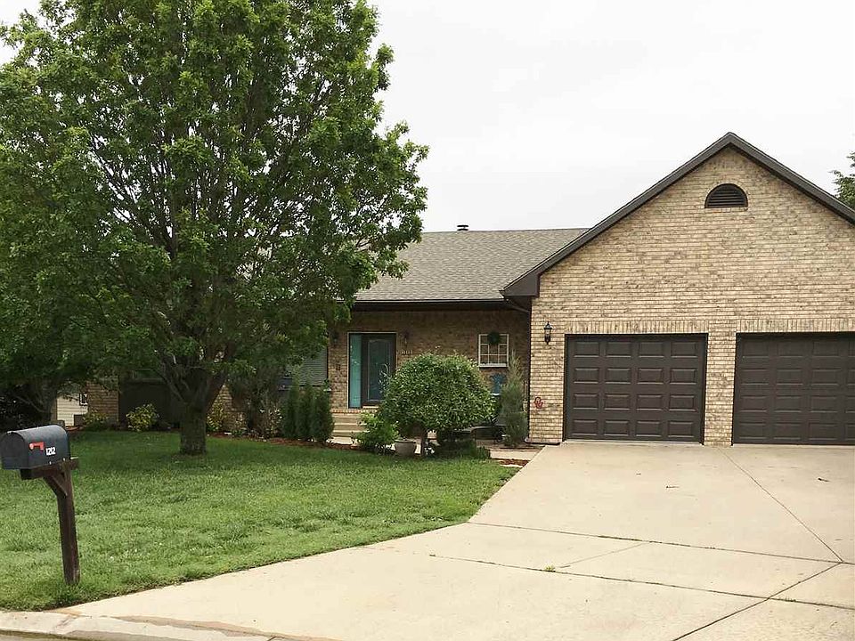 1st image of 1212 Davis Ct